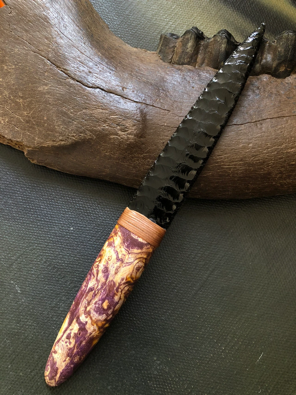 RELIQ Handcrafted Obsidian Knife – Knapped Collectible Display Blade